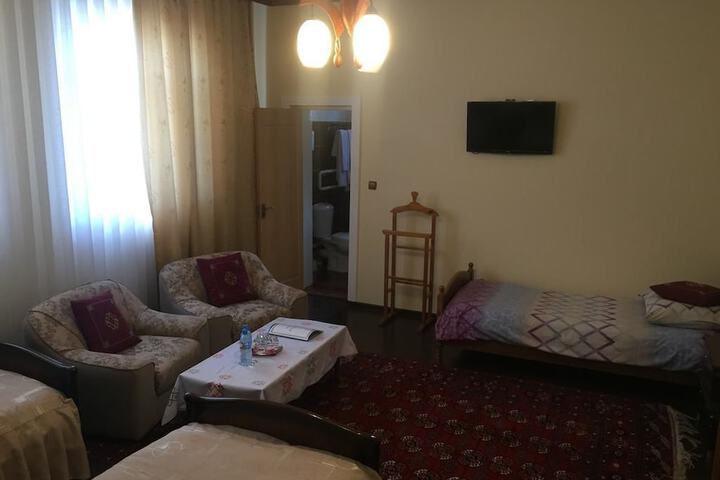 Room 9 of 46