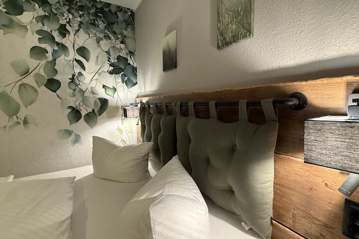 Room 16 of 47