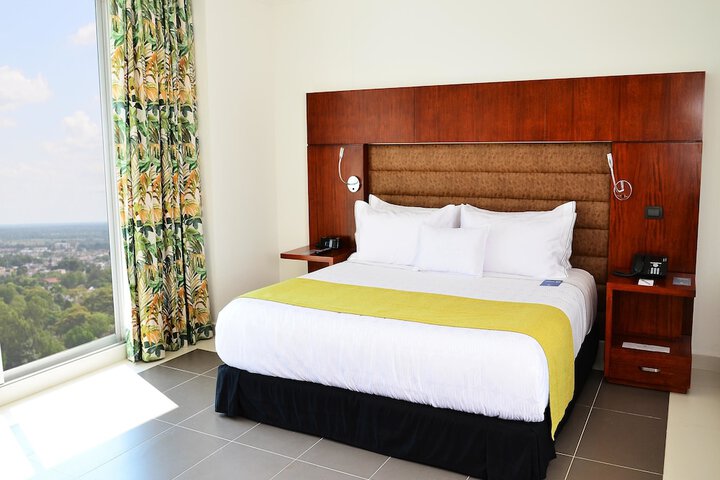 Room 4 of 48