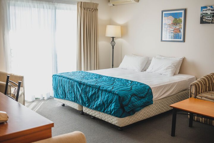 Room 15 of 37