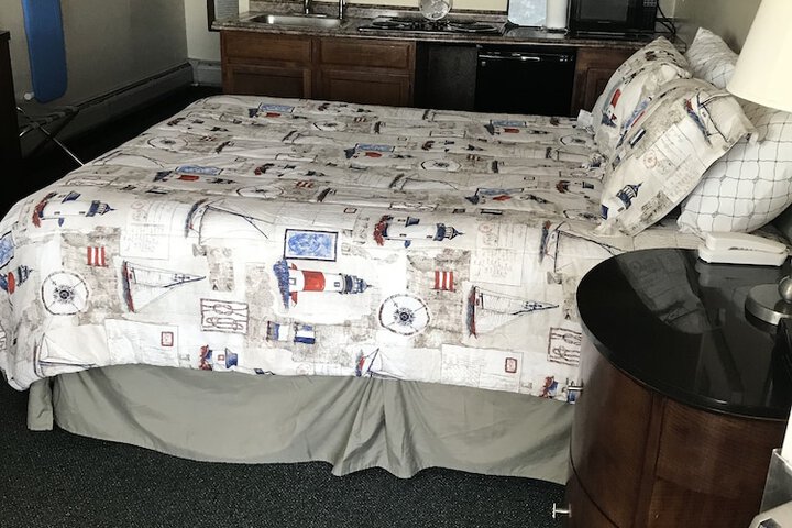 Room 15 of 104