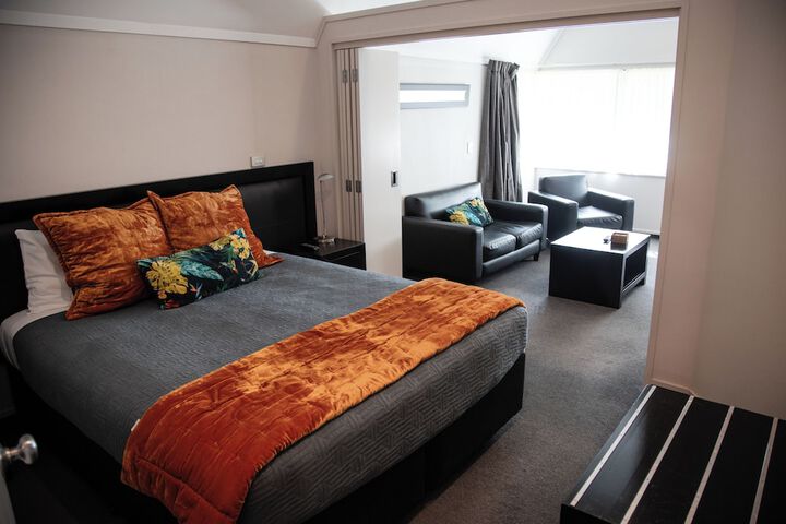 Room 10 of 81