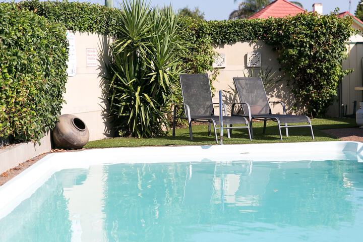 Pool 33 of 43