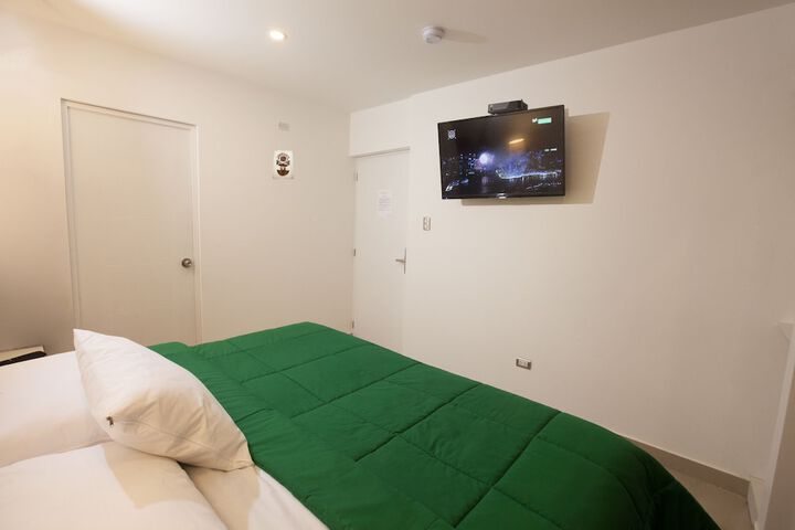 Room 12 of 93