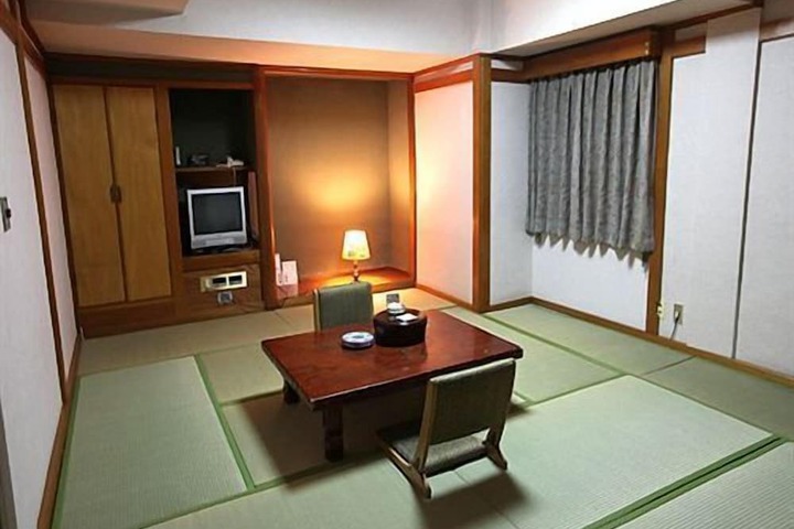 Room 14 of 48