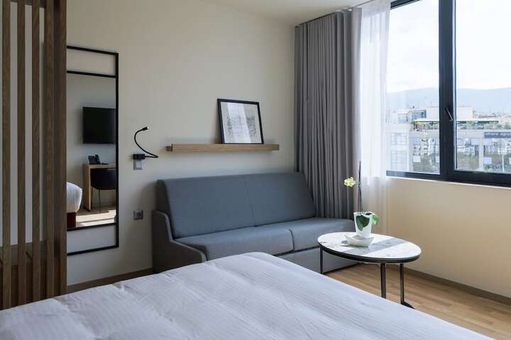Room 10 of 74
