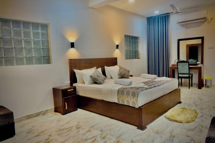Room 12 of 44