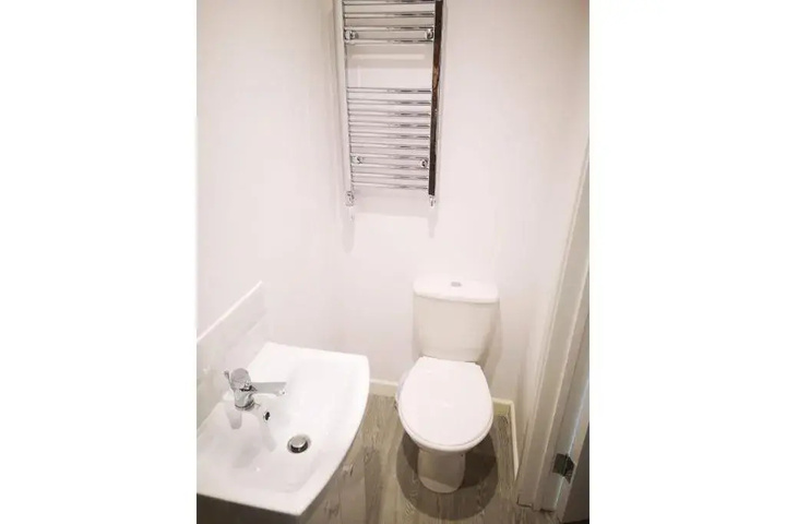 Room 6 of 14