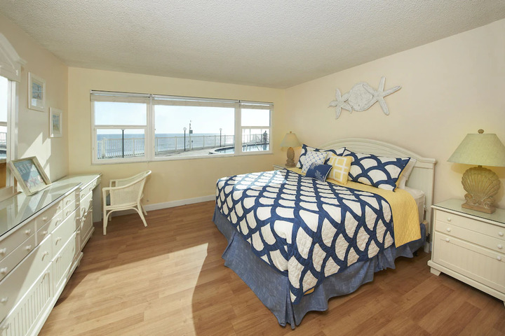 Room 7 of 10