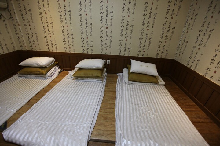 Room 17 of 52
