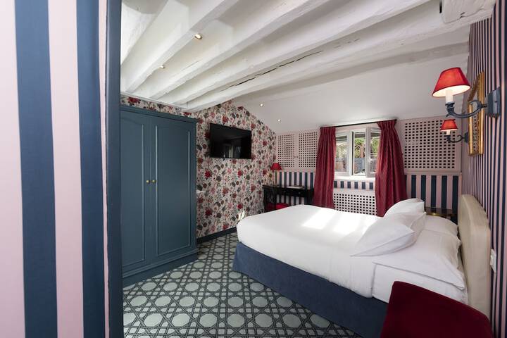 Room 15 of 58