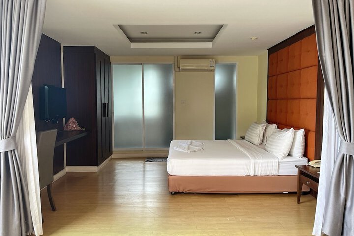Room 14 of 49