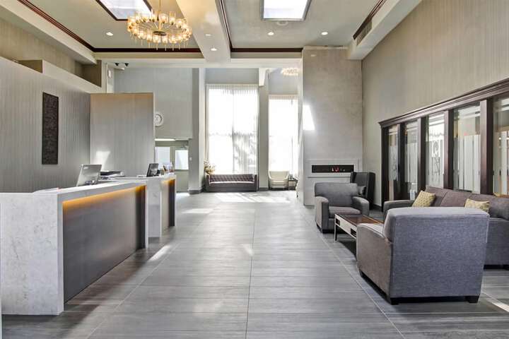 Entrance & Lobby