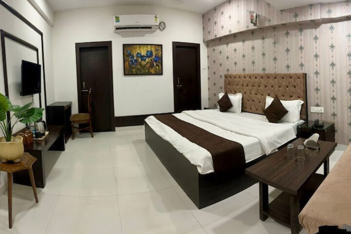 Room 20 of 36