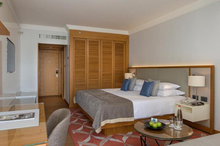 Room 20 of 100