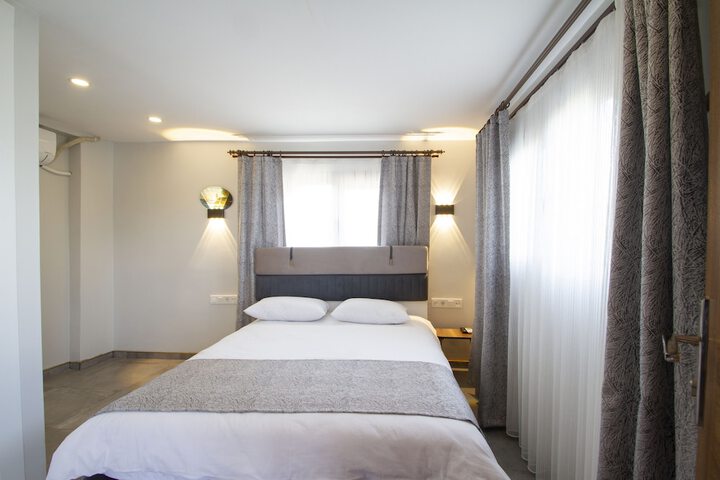 Room 12 of 51
