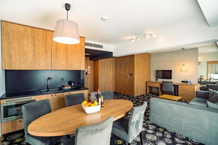 Room 12 of 36