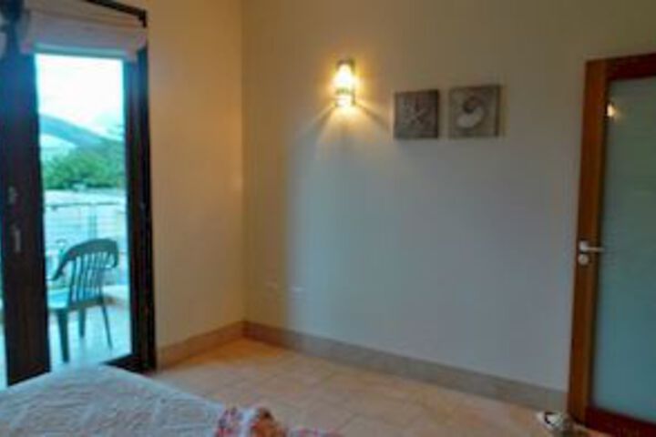 Room 11 of 20