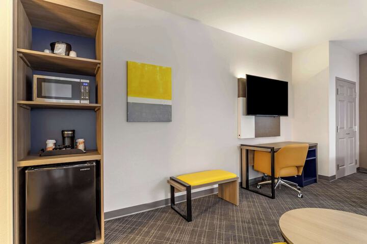 Room 14 of 40