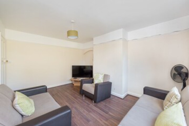 Room 15 of 25