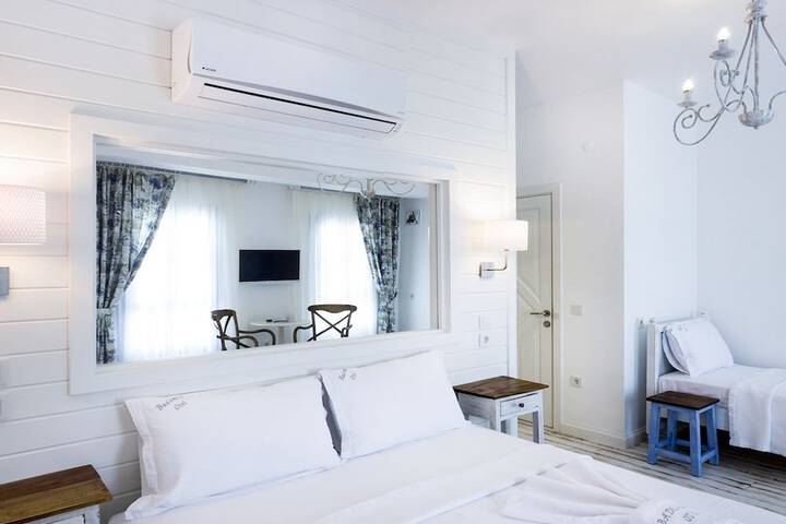 Room 4 of 22