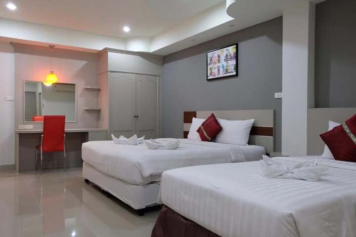 Room 16 of 80