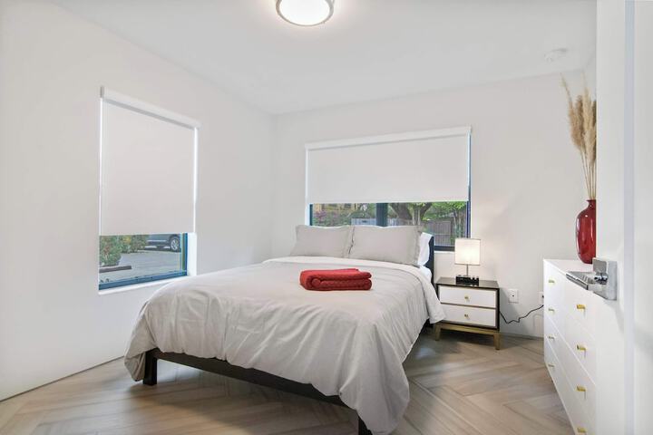Room 9 of 25