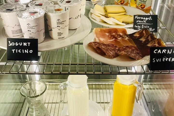 Breakfast/Coffee Service 25 of 38