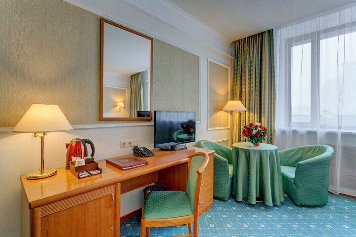 Room 12 of 74