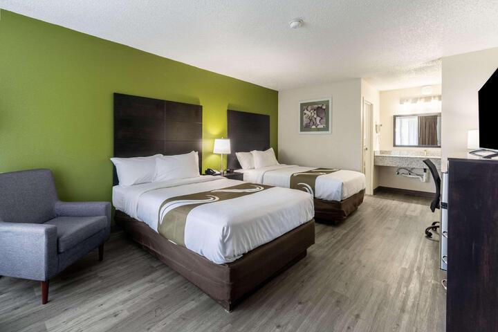 2 Double Beds (18 of 18)