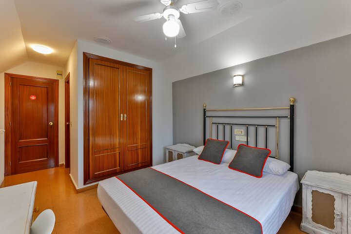 Room 25 of 31