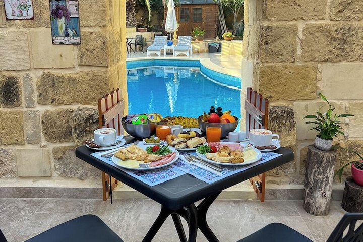 Breakfast/Coffee Service 72 of 74