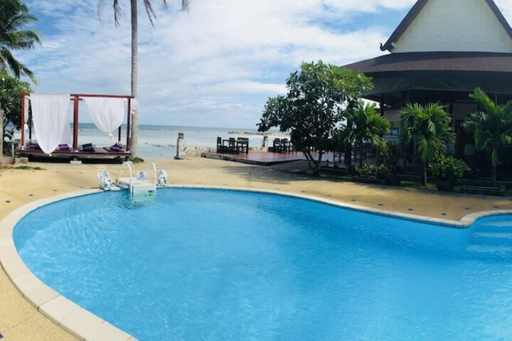 Pools & Facilities