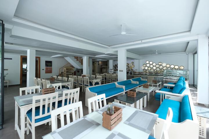 Dining 19 of 23