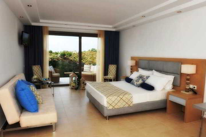 Room 7 of 8