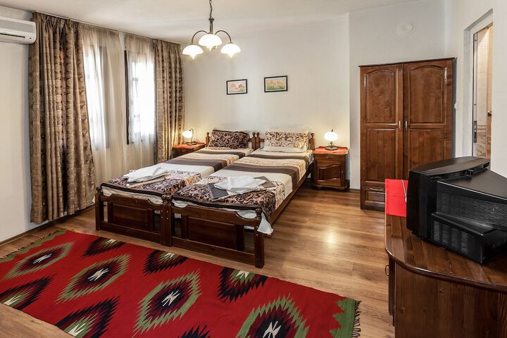 Room 8 of 41
