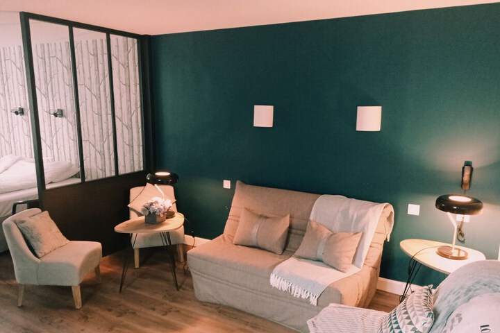 Room 23 of 48