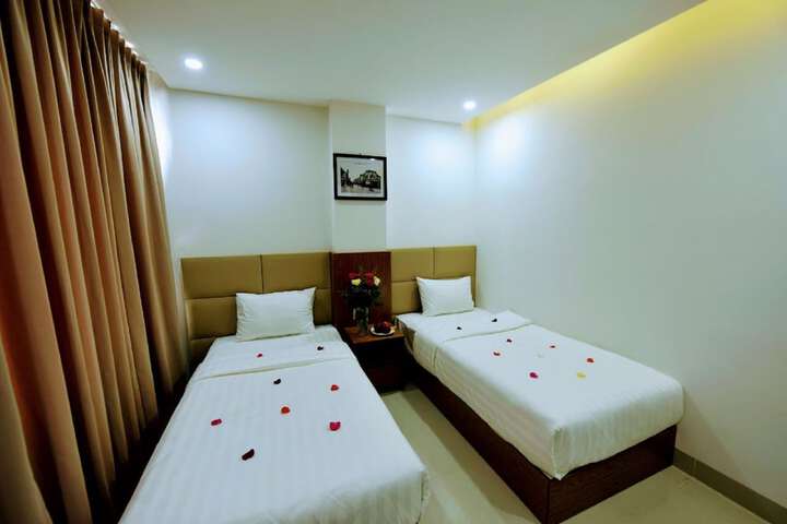 Room 10 of 46