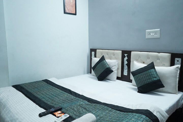 Room 6 of 6