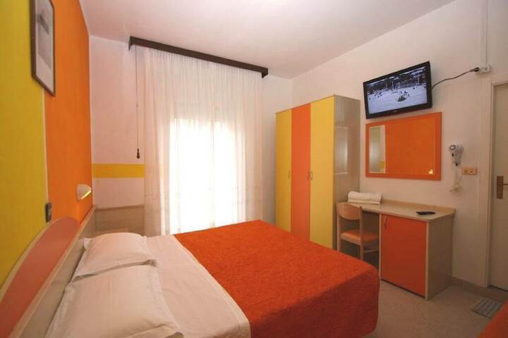 Room 10 of 65