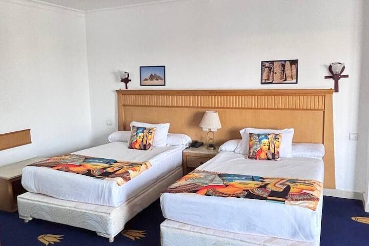 Room 44 of 117