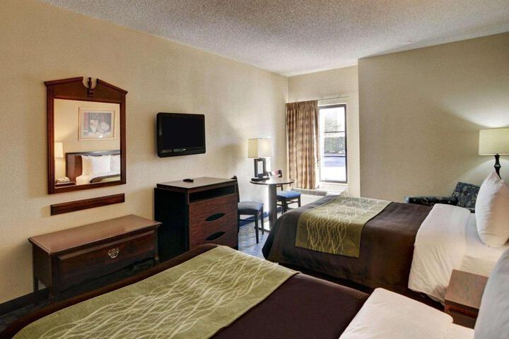 2 Double Beds (10 of 19)