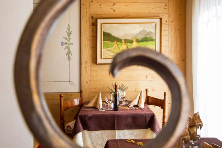 Dining 55 of 67