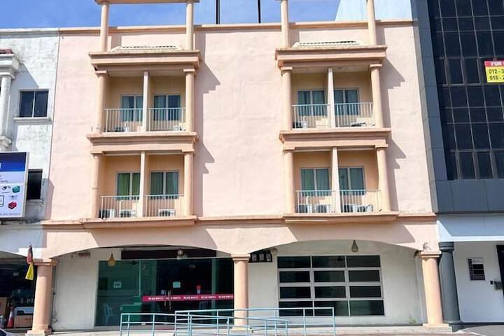 Photo of BEAR HOTEL at NILAI