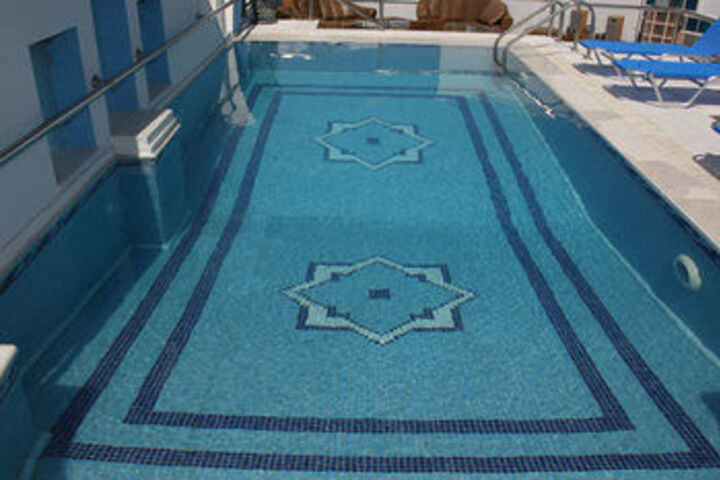 Pool 14 of 20