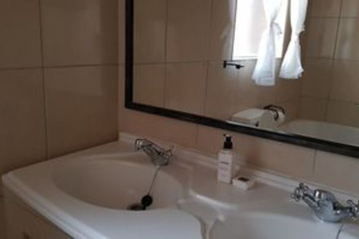 Room 5 of 31