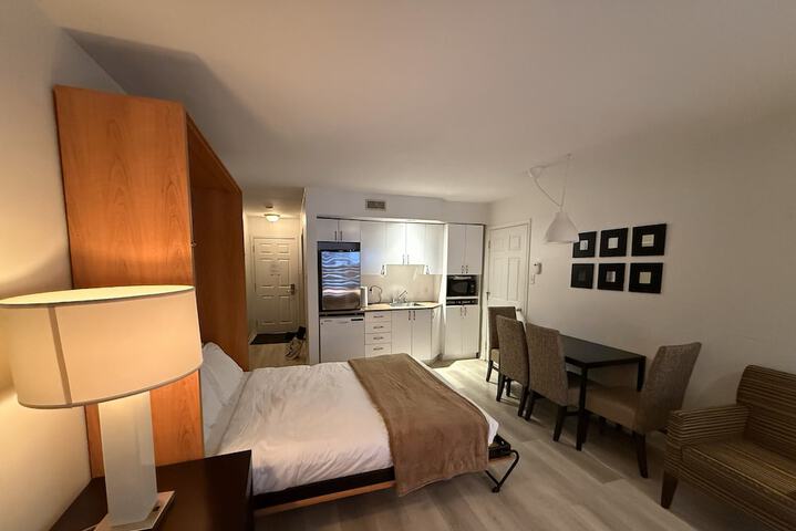 Room 17 of 51