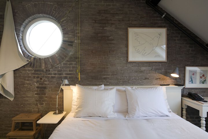 Room 4 of 48