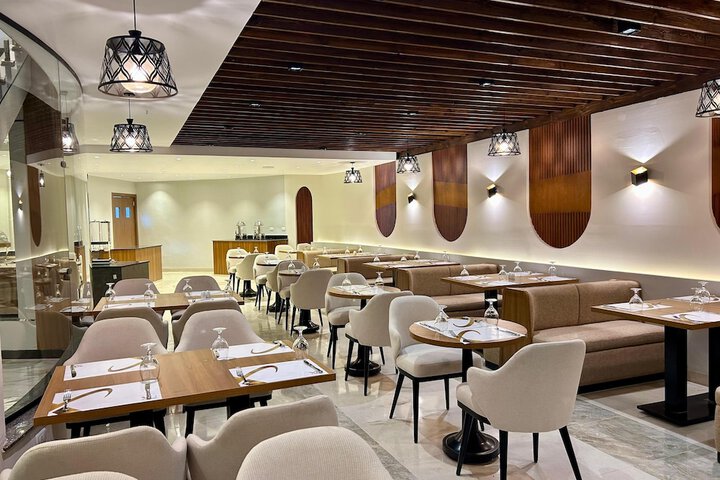 Dining 14 of 22