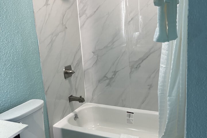 Room 17 of 22